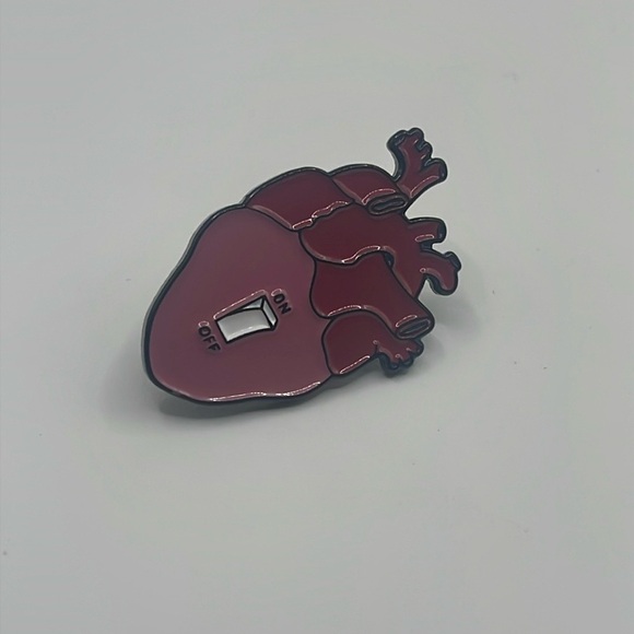 On Off Heart Enamel pin - Picture 1 of 2